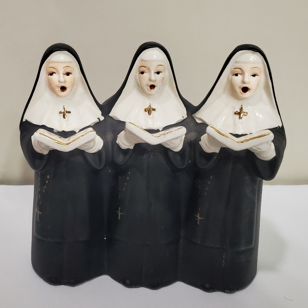 Vintage Porcelain Singing Nuns Music Box figurine